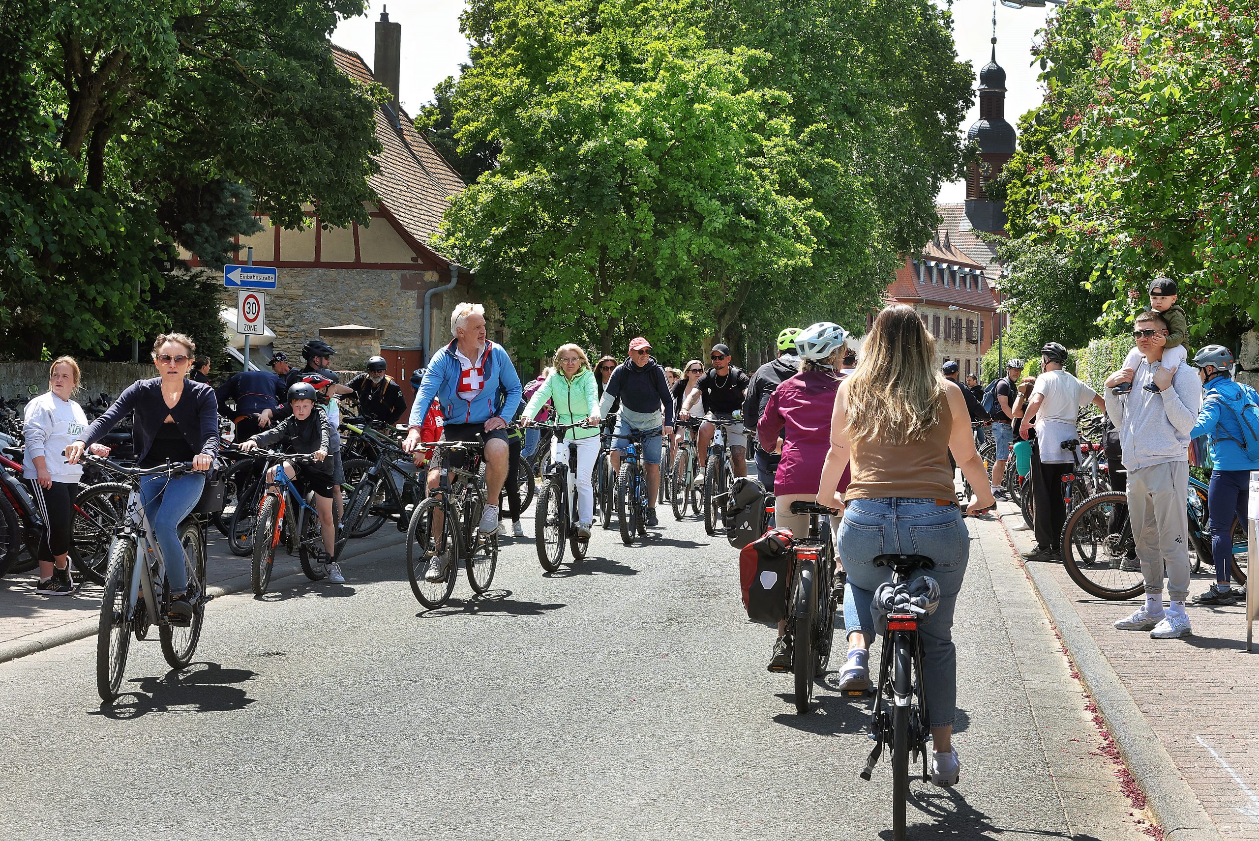 6UR_0434_EWR-RheinRadeln_2025